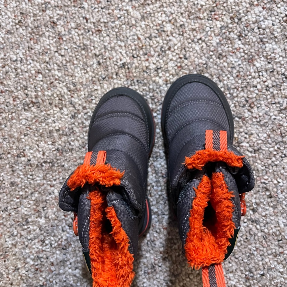 LL Bean Kids' Gray and Orange Waterproof Snow Boots - Picture 4 of 6